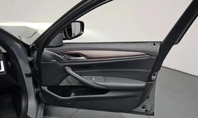 BMW 5-Series 2022, 76982 км, за 22671.02 USD - фото 24
