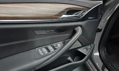 BMW 5-Series 2022, 76982 км, за 22671.02 USD - фото 35