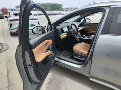BYD L DM-i 2024, 4200 км, за 16324.77 USD