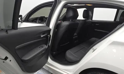 BMW 1-Series 2018, 66332 км, за 10444.22 USD - фото 26