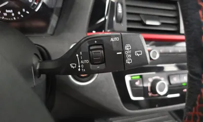 BMW 1-Series 2018, 66332 км, за 10444.22 USD - фото 27
