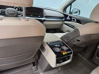 Kia Canival 2023, 47192 км, за 24907.2 USD - фото 12