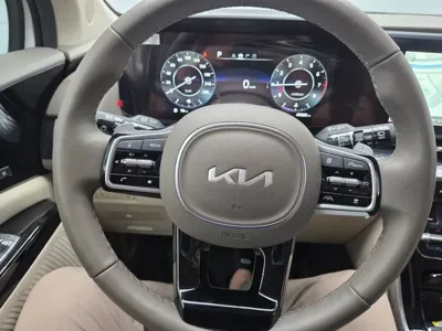 Kia Canival 2023, 47192 км, за 24907.2 USD - фото 17