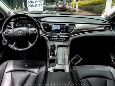 Buick LaCrosse 2022, 80000 км, за 13654.83 USD
