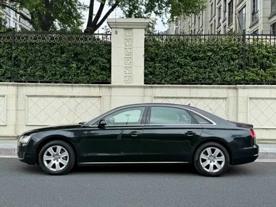 Audi A8 2012, 180000 км, за 9038.35 USD