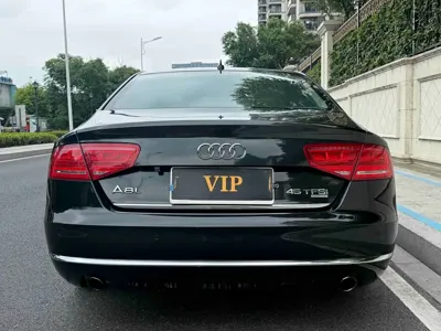Audi A8 2012, 180000 км, за 9038.35 USD