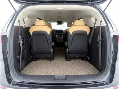 Kia Canival 2023, 121654 км, за 12669.03 USD