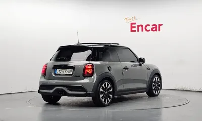 MINI Cooper 2022, 32879 км, за 15953.63 USD