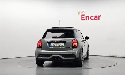 MINI Cooper 2022, 32879 км, за 15953.63 USD