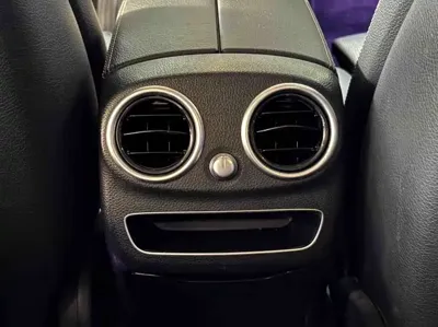 Mercedes-Benz C-Class 2020, 60000 км, за 18834.24 USD - фото 12