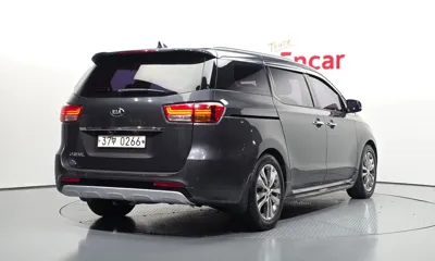 Kia Canival 2017, 74117 км, за 7220.69 USD