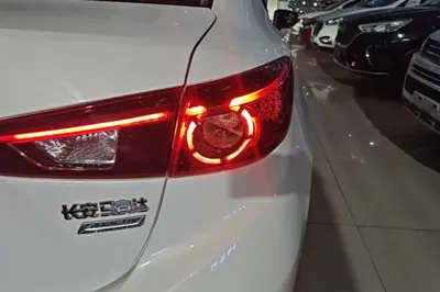 Mazda Mazda 3 Axela 2017, 96500 км, за 7745 USD - фото 9