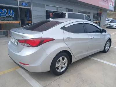 Hyundai Avante 2015, 110807 км, за 4104.24 USD