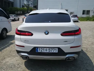 BMW X4 2025, 1300 км, за 23442.35 USD