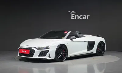 Audi R8 · 2019 год