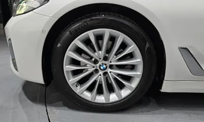BMW 5-Series 2023, 28340 км, за 25222.64 USD