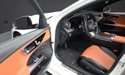 Mercedes-Benz C-Class 2023, 36380 км, за 29497.94 USD - фото 10
