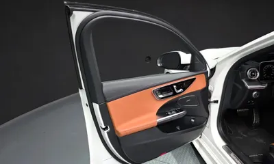 Mercedes-Benz C-Class 2023, 36380 км, за 29497.94 USD - фото 24