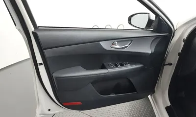 Kia K3 2022, 88387 км, за 9044.73 USD - фото 24