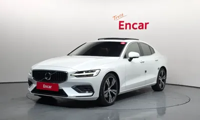 Volvo S60 · 2022 год