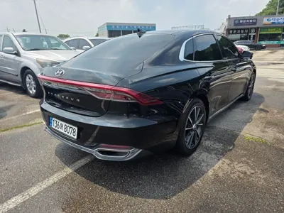 Hyundai Grandeur 2021, 186429 км, за 9497.8 USD
