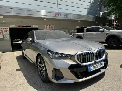 BMW 5-Series · 2026 год
