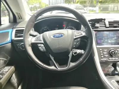 Ford Mondeo 2015, 114400 км, за 3992.98 USD