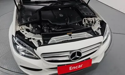 Mercedes-Benz C-Class 2018, 90601 км, за 10213.38 USD - фото 6