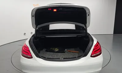 Mercedes-Benz C-Class 2018, 90601 км, за 10213.38 USD - фото 20