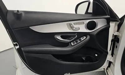 Mercedes-Benz C-Class 2018, 90601 км, за 10213.38 USD - фото 24