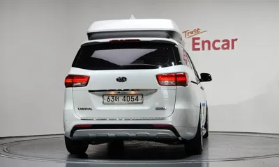 Kia Canival 2018, 133790 км, за 10213.38 USD