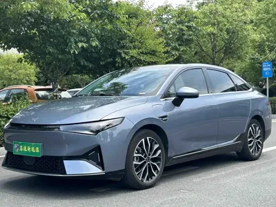 Xpeng P5 · 2022 год