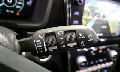 KG_Mobility_Ssangyong TIBOLI 2020, 76794 км, за 7598.28 USD - фото 17