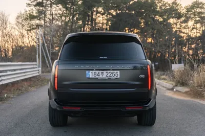 Land Rover Range Rover 2023, 25000 км, за 122419.69 USD