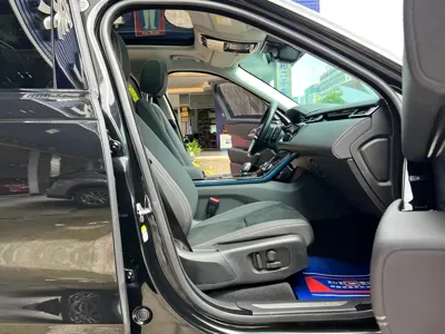 Land Rover Velar 2021, 40000 км, за 30605.65 USD