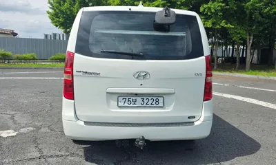 Hyundai Starex 2009, 163223 км, за 5732.9 USD