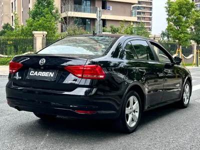 Volkswagen Lavida 2017, 100000 км, за 4225.72 USD