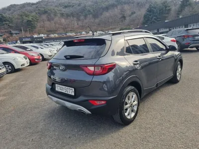 Kia Stonic 2018, 82039 км, за 6147.68 USD