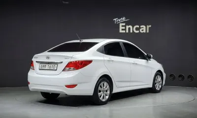 Hyundai Accent 2015, 162989 км, за 2925.31 USD