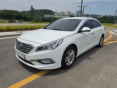 Hyundai Sonata 2015, 295900 км, за 2947.35 USD