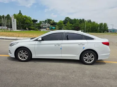 Hyundai Sonata 2015, 295900 км, за 2947.35 USD