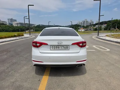 Hyundai Sonata 2015, 295900 км, за 2947.35 USD