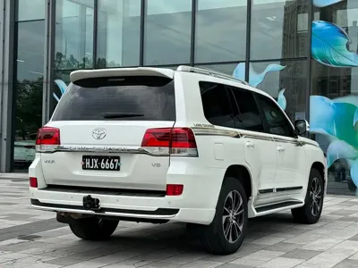 Toyota Land Cruiser 2018, 190000 км, за 49439.89 USD
