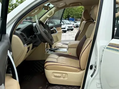 Toyota Land Cruiser 2018, 190000 км, за 49439.89 USD - фото 8
