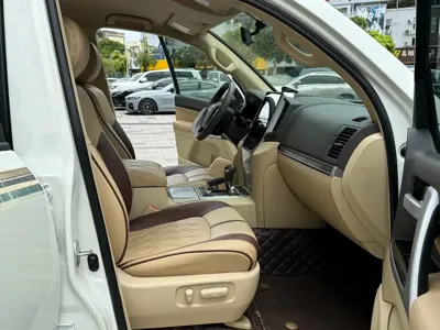 Toyota Land Cruiser 2018, 190000 км, за 49439.89 USD - фото 12