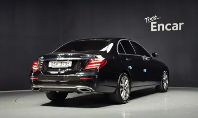 Mercedes-Benz E-Class 2019, 75319 км, за 15885.52 USD