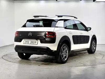 Citroen-DS C4 CACTUS 2018, 96531 км, за 4485.47 USD