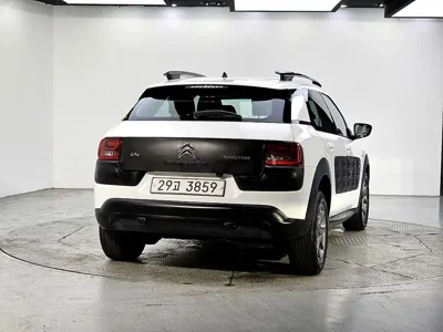 Citroen-DS C4 CACTUS 2018, 96531 км, за 4485.47 USD