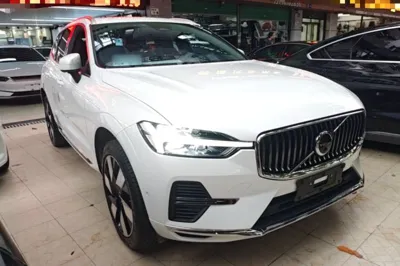 Volvo XC60 New Energy 2024, 27100 км, за 30958 USD