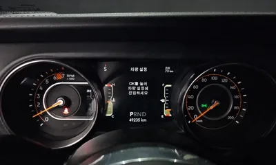 Jeep Wrangler 2021, 49235 км, за 28298.23 USD - фото 8
